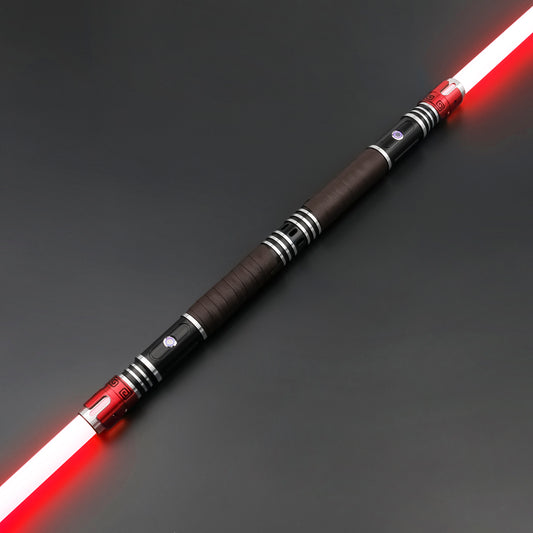 Épée à double tranchant de l'acolyte