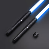 Leiser Hieb mit zwei Klingen