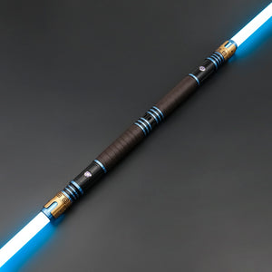 Épée à double tranchant de l'acolyte